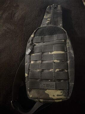 HT highland tactical Men's Black Multicam Sling Bag